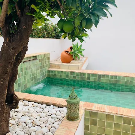 Casa Da Se Renovated Traditional Townhouse With Courtyard Silves