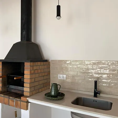 Casa Da Se Renovated Traditional Townhouse With Courtyard Silves