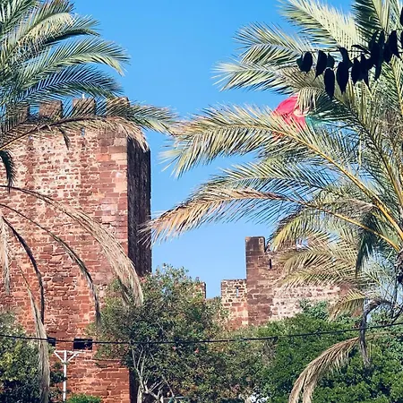 Casa Da Se Renovated Traditional Townhouse With Courtyard *