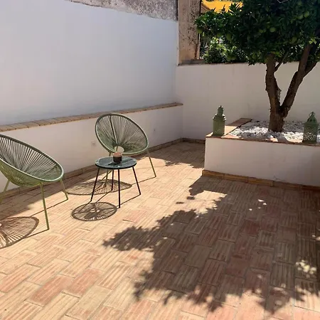 Casa Da Sé Renovated Traditional Townhouse With Courtyard Appartement Silves