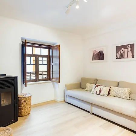 Casa Da Sé Renovated Traditional Townhouse With Courtyard *
