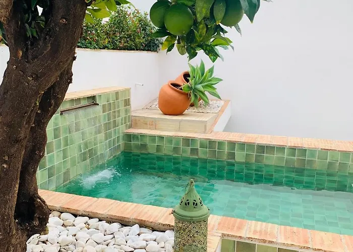 Casa Da Se Renovated Traditional Townhouse With Courtyard Silves