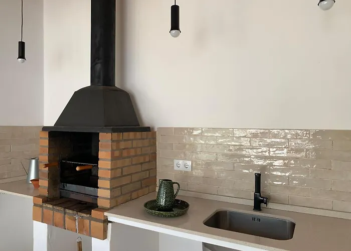 Casa Da Se Renovated Traditional Townhouse With Courtyard 실베스