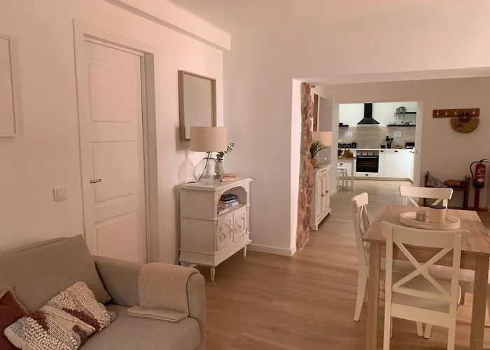 Casa Da Se Renovated Traditional Townhouse With Courtyard * Silves