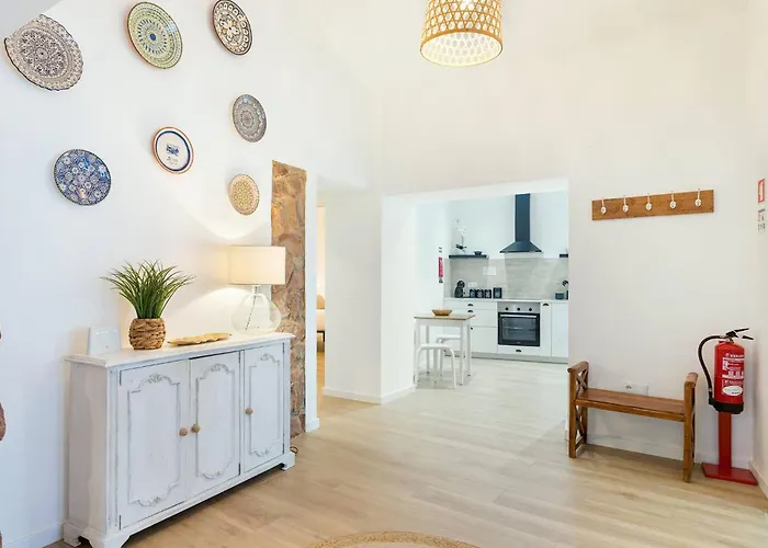 Casa Da Se Renovated Traditional Townhouse With Courtyard *