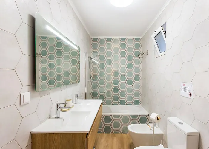 아파트 Casa Da Se Renovated Traditional Townhouse With Courtyard *