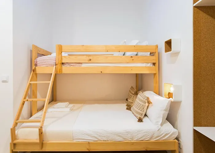 Casa Da Se Renovated Traditional Townhouse With Courtyard * 실베스