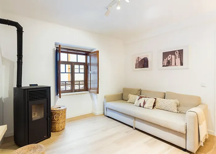 Casa Da Se Renovated Traditional Townhouse With Courtyard *