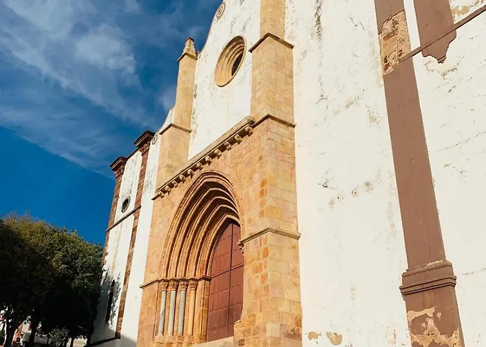 Casa Da Se Renovated Traditional Townhouse With Courtyard Silves