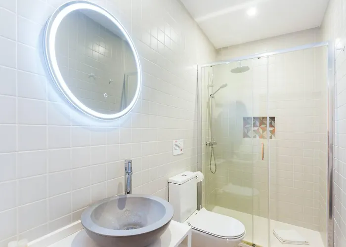 Casa Da Se Renovated Traditional Townhouse With Courtyard *